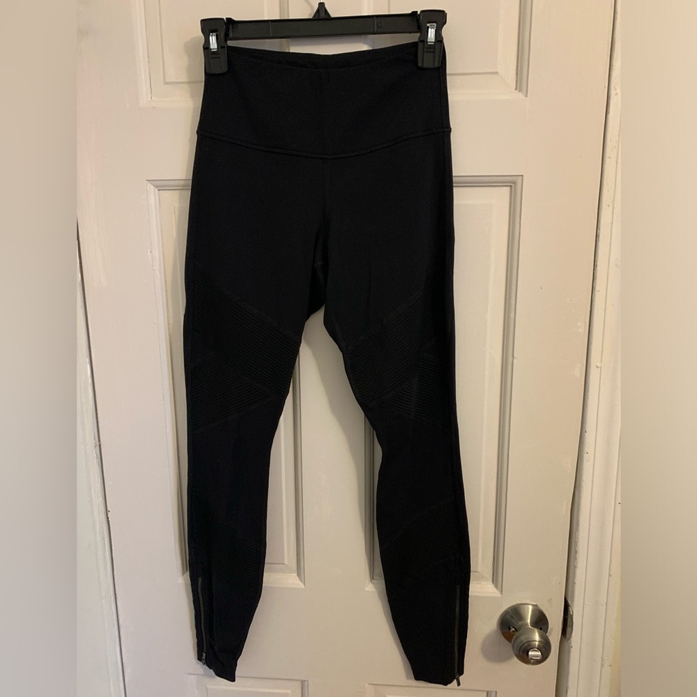 athleta black moto legging with zipper detail size XS